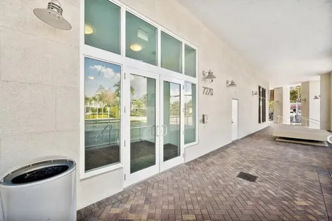 7270 Sw 88th Street Miami FL 33156