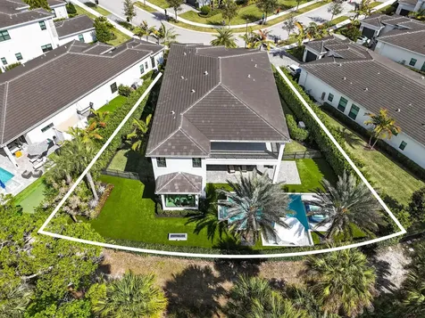 13590 Artisan Circle Palm Beach Gardens FL 33418