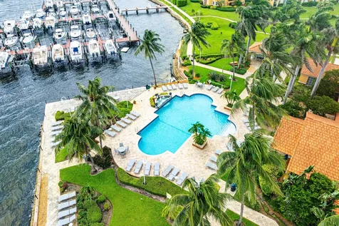117 Yacht Club Way Hypoluxo FL 33462