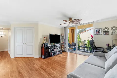117 Yacht Club Way Hypoluxo FL 33462