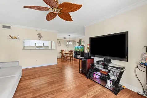 117 Yacht Club Way Hypoluxo FL 33462