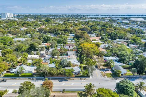 859 Sunset Road West Palm Beach FL 33401