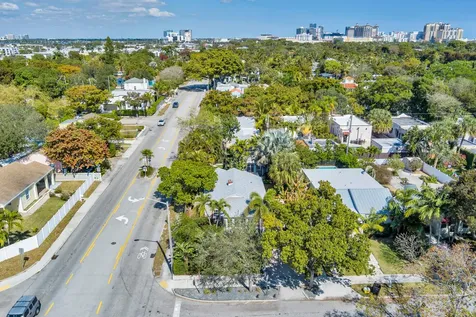 859 Sunset Road West Palm Beach FL 33401