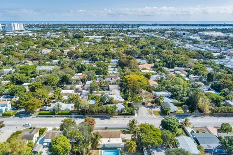 859 Sunset Road West Palm Beach FL 33401