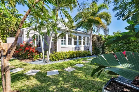 859 Sunset Road West Palm Beach FL 33401