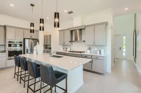 470 Se Fascino Circle Port Saint Lucie FL 34984