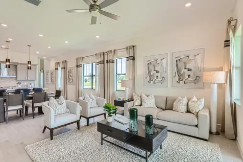 470 Se Fascino Circle Port Saint Lucie FL 34984