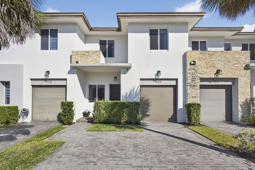 1120 Pioneer Way Royal Palm Beach FL 33411