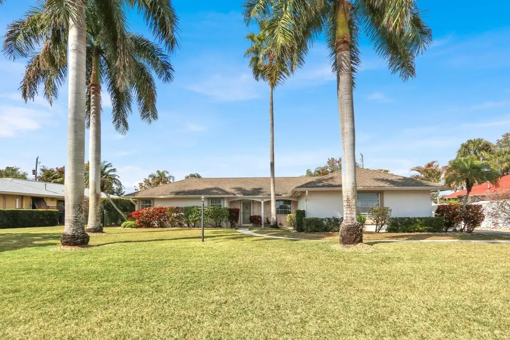 36 Se Saddleback Road Jupiter FL 33469