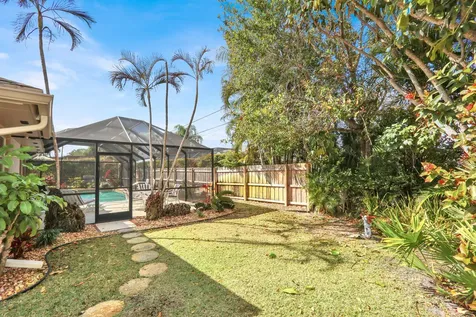 36 Se Saddleback Road Jupiter FL 33469