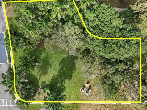 1617 Embassy Drive West Palm Beach FL 33401