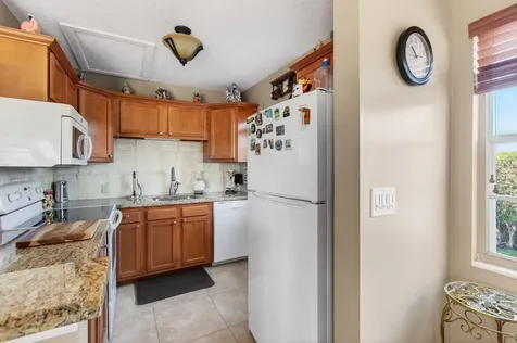 33 Fanshaw A Boca Raton FL 33434