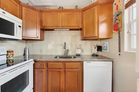 33 Fanshaw A Boca Raton FL 33434