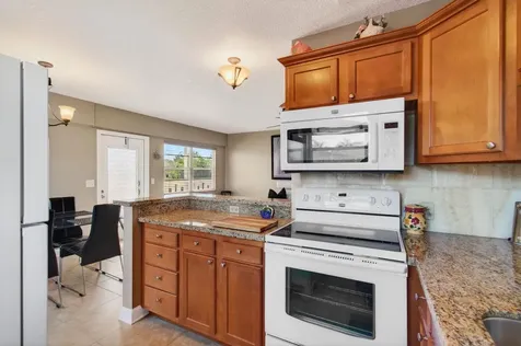33 Fanshaw A Boca Raton FL 33434
