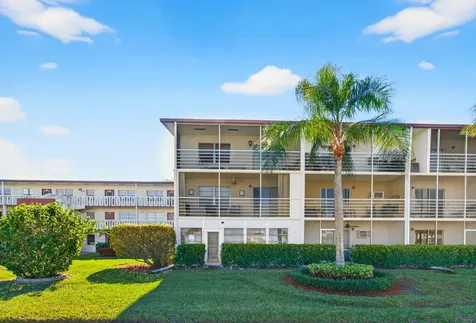 33 Fanshaw A Boca Raton FL 33434