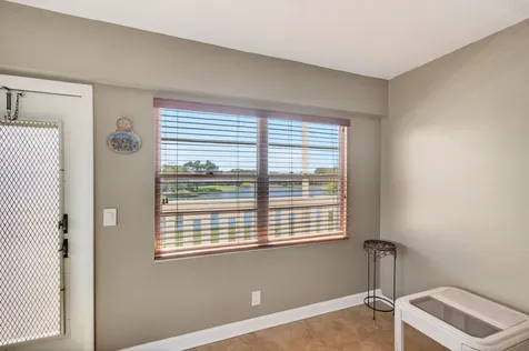 33 Fanshaw A Boca Raton FL 33434