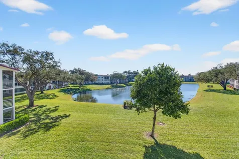 33 Fanshaw A Boca Raton FL 33434