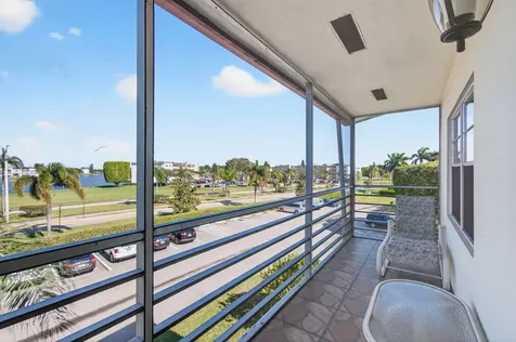 33 Fanshaw A Boca Raton FL 33434