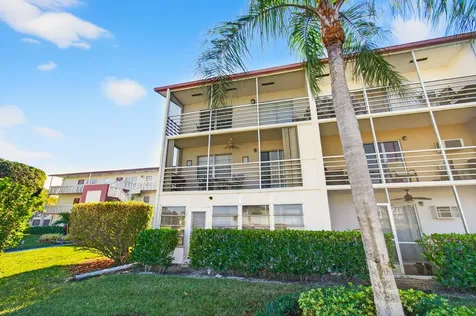 33 Fanshaw A Boca Raton FL 33434