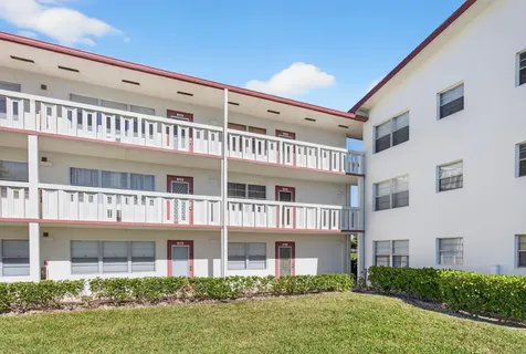 33 Fanshaw A Boca Raton FL 33434