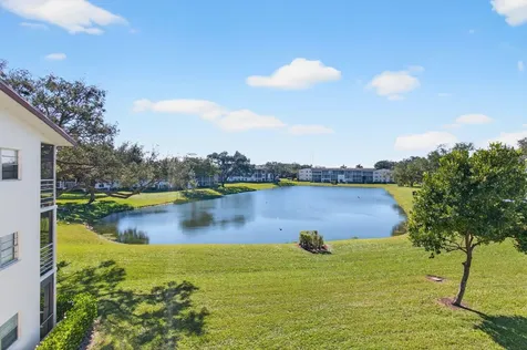 33 Fanshaw A Boca Raton FL 33434
