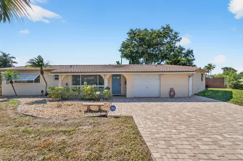 301 Se 8th Avenue Deerfield Beach FL 33441