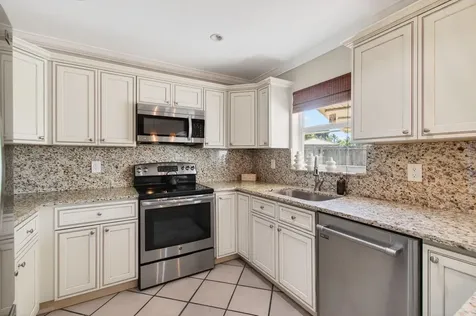 301 Se 8th Avenue Deerfield Beach FL 33441