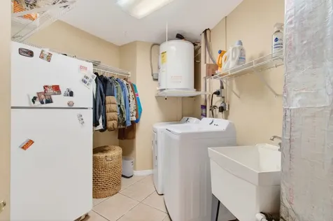 301 Se 8th Avenue Deerfield Beach FL 33441