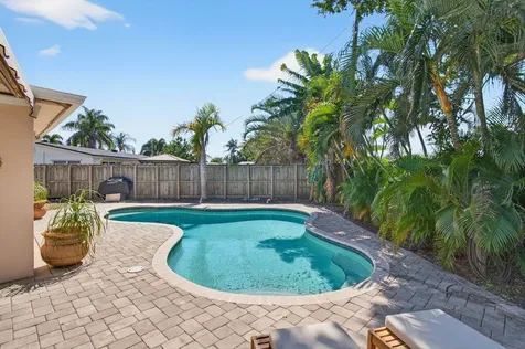 301 Se 8th Avenue Deerfield Beach FL 33441
