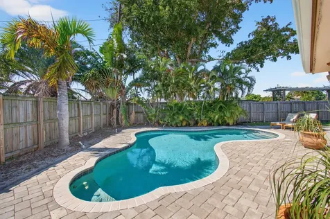 301 Se 8th Avenue Deerfield Beach FL 33441