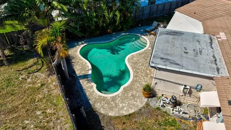 301 Se 8th Avenue Deerfield Beach FL 33441