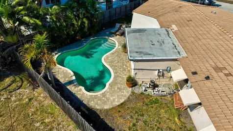 301 Se 8th Avenue Deerfield Beach FL 33441