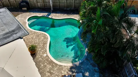 301 Se 8th Avenue Deerfield Beach FL 33441