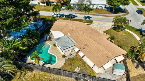 301 Se 8th Avenue Deerfield Beach FL 33441