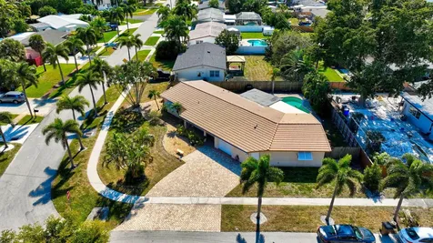 301 Se 8th Avenue Deerfield Beach FL 33441