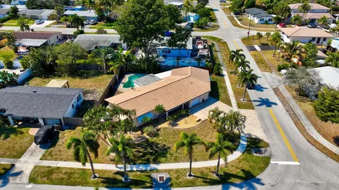 301 Se 8th Avenue Deerfield Beach FL 33441