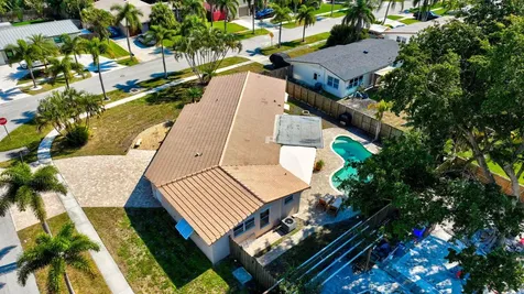 301 Se 8th Avenue Deerfield Beach FL 33441