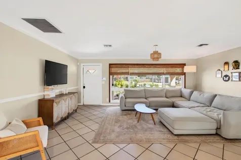301 Se 8th Avenue Deerfield Beach FL 33441