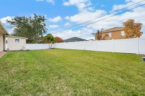 1411 Sw Hackensack Avenue Port Saint Lucie FL 34953