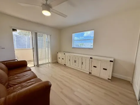 699 Flanders O Delray Beach FL 33484