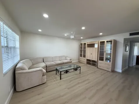 699 Flanders O Delray Beach FL 33484