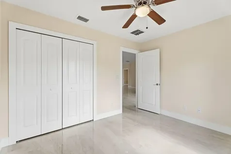 4947 Nw Flintstone Avenue Port Saint Lucie FL 34983