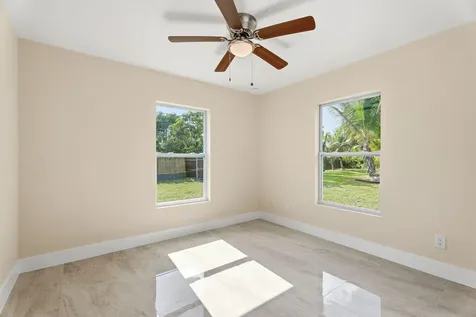 4947 Nw Flintstone Avenue Port Saint Lucie FL 34983
