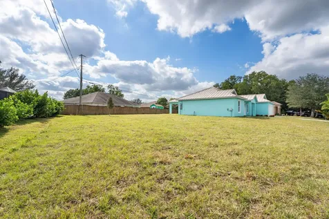 4947 Nw Flintstone Avenue Port Saint Lucie FL 34983