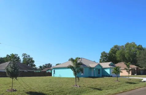 4947 Nw Flintstone Avenue Port Saint Lucie FL 34983