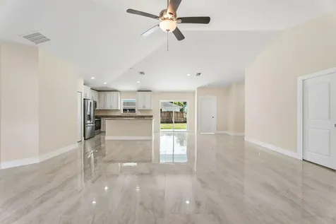 4947 Nw Flintstone Avenue Port Saint Lucie FL 34983
