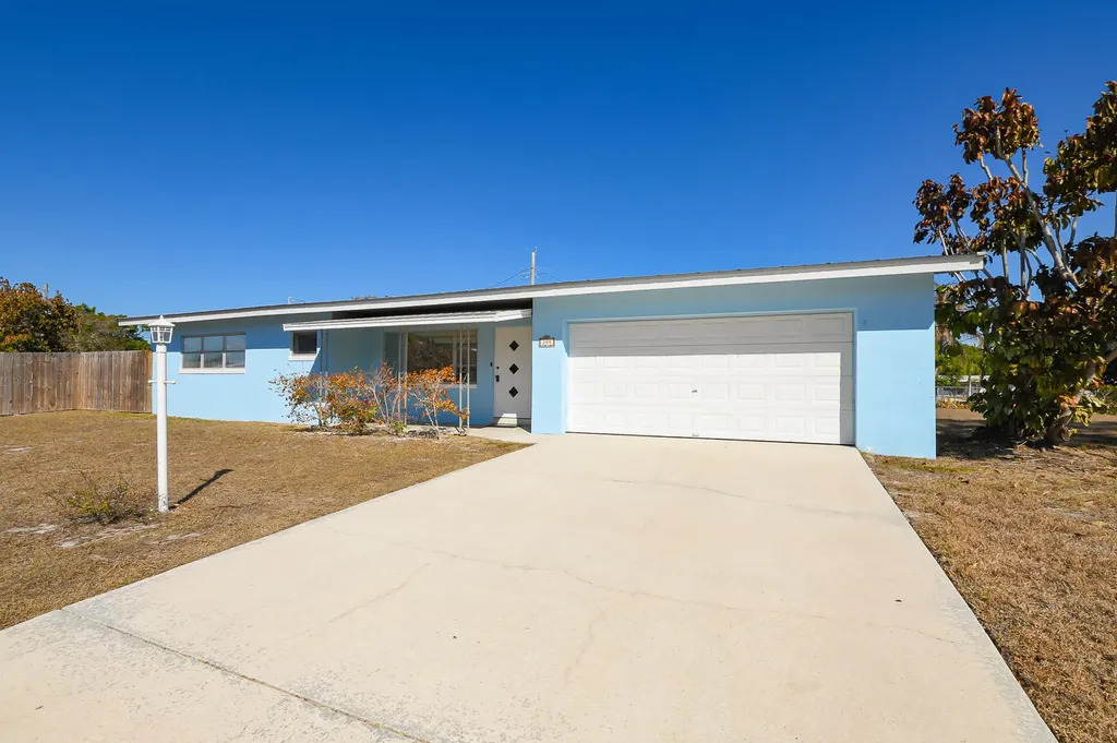 209 Oak Lane Port Saint Lucie FL 34952