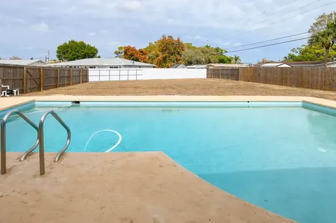 209 Oak Lane Port Saint Lucie FL 34952