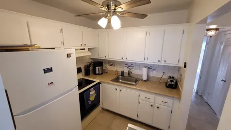 114 Chatham E West Palm Beach FL 33417