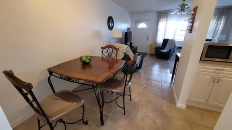 114 Chatham E West Palm Beach FL 33417